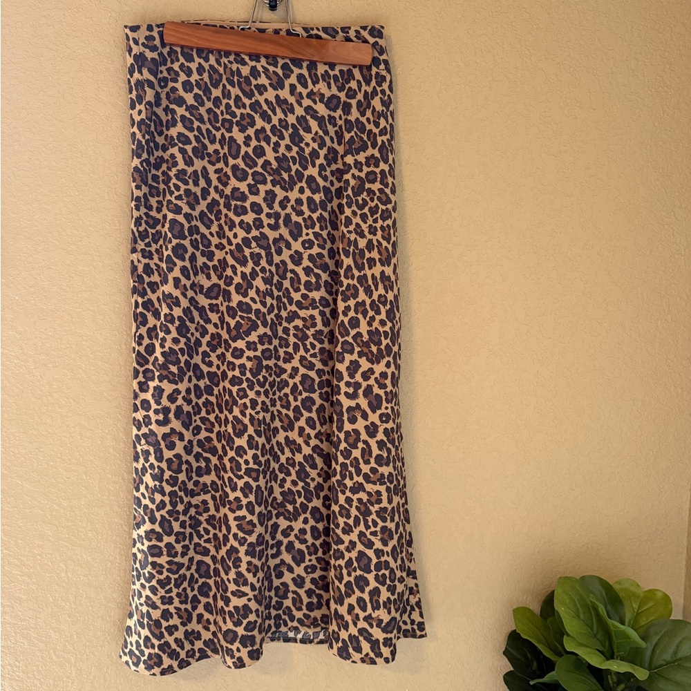 NWT Abercrombie & Fitch Leopard Maxi Skirt | XS Petite
